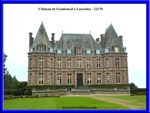 LES CHATEAUX ET MANOIRS DES COTES D'ARMOR (22)